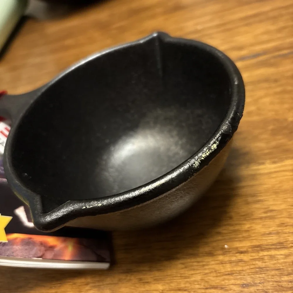 Lodge Cast Iron Melting Pot 5.3 in w Silicone Basting Brush Sauce Pan W Recipes
